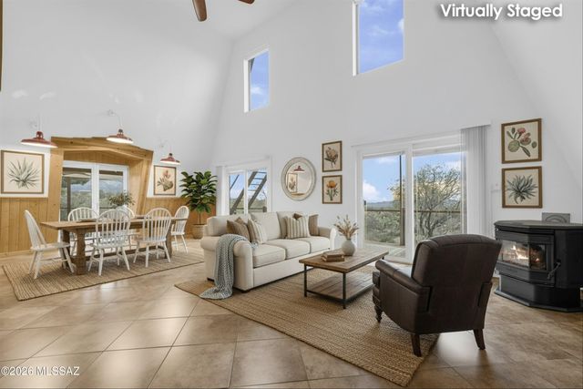 200 N Holiday Drive, Oracle, AZ 85623