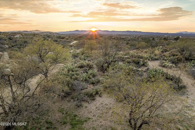 200 N Holiday Drive, Oracle, AZ 85623