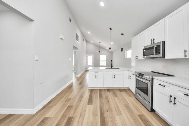 7605 Avenue C, Houston, TX 77012
