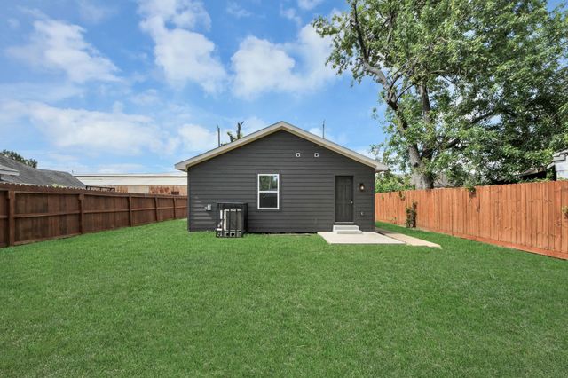 7605 Avenue C, Houston, TX 77012