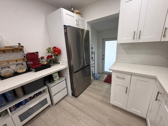 6404 Meade St, Hollywood, FL 33024