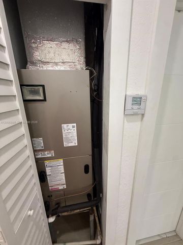 6404 Meade St, Hollywood, FL 33024