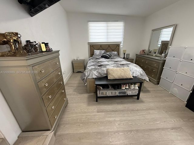 6404 Meade St, Hollywood, FL 33024