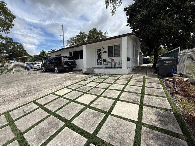 6404 Meade St, Hollywood, FL 33024