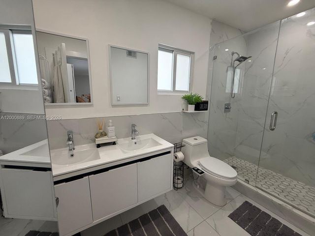 6404 Meade St, Hollywood, FL 33024