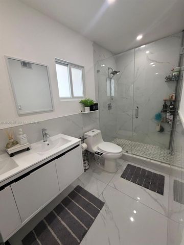 6404 Meade St, Hollywood, FL 33024