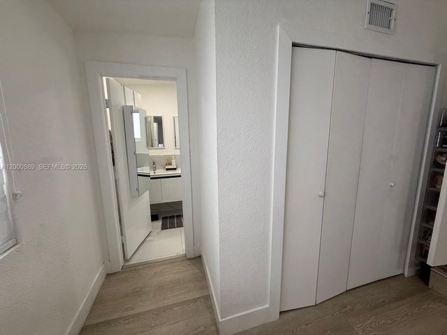 6404 Meade St, Hollywood, FL 33024