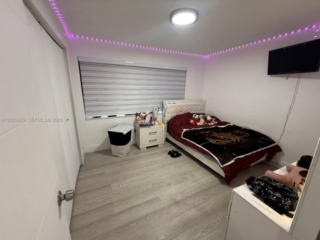 6404 Meade St, Hollywood, FL 33024