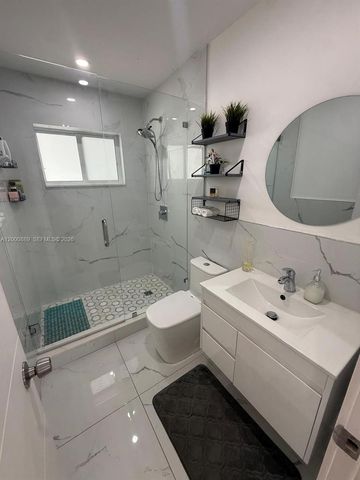 6404 Meade St, Hollywood, FL 33024