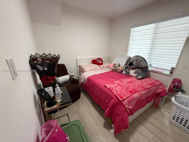 6404 Meade St, Hollywood, FL 33024