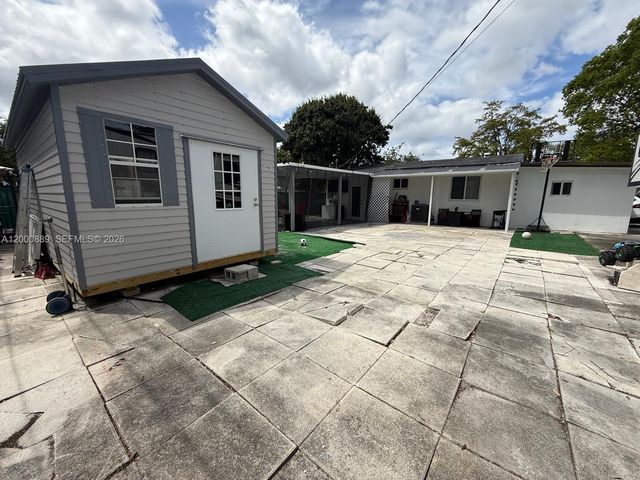 6404 Meade St, Hollywood, FL 33024