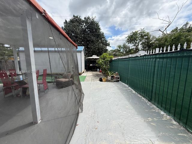 6404 Meade St, Hollywood, FL 33024