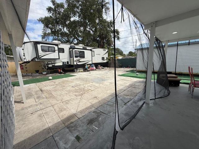 6404 Meade St, Hollywood, FL 33024