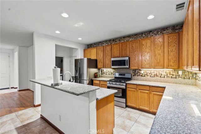 27386 Dearborn, Valencia, CA 91354