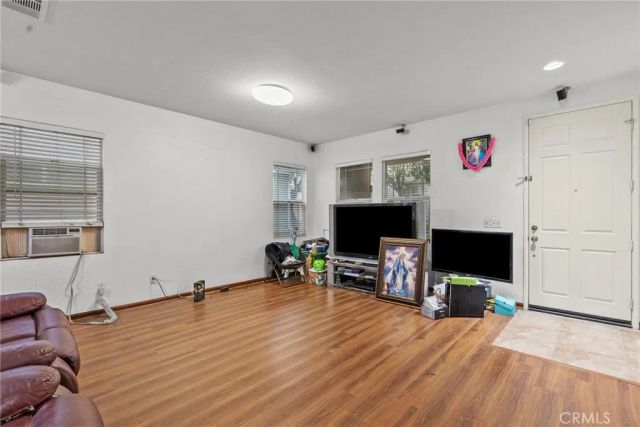 27386 Dearborn, Valencia, CA 91354