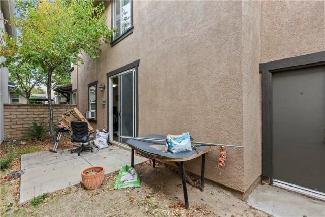 27386 Dearborn, Valencia, CA 91354