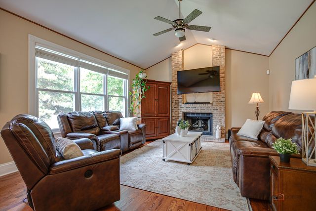 1208 Halifax Drive, Mundelein, IL 60060