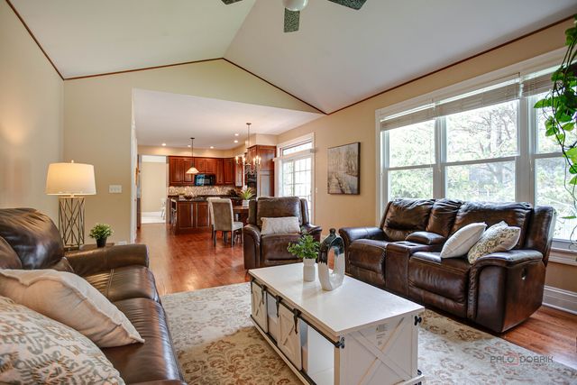 1208 Halifax Drive, Mundelein, IL 60060
