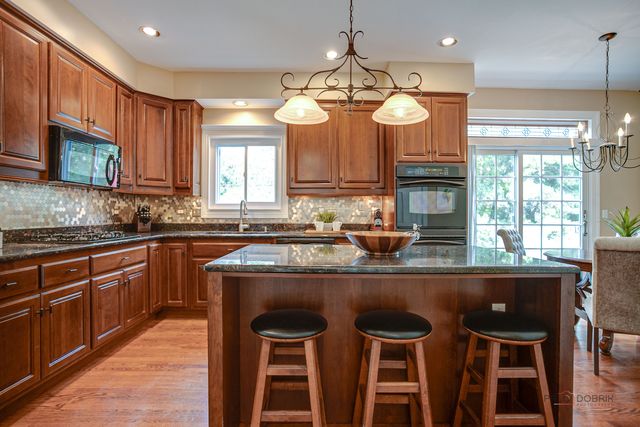 1208 Halifax Drive, Mundelein, IL 60060