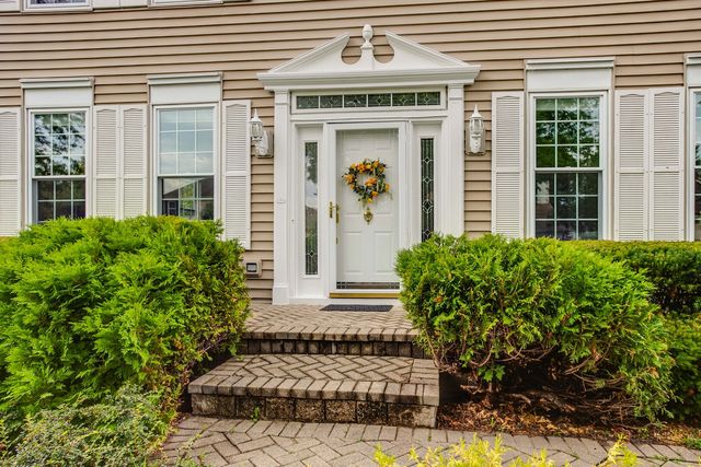 1208 Halifax Drive, Mundelein, IL 60060