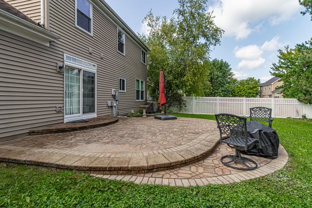 1208 Halifax Drive, Mundelein, IL 60060