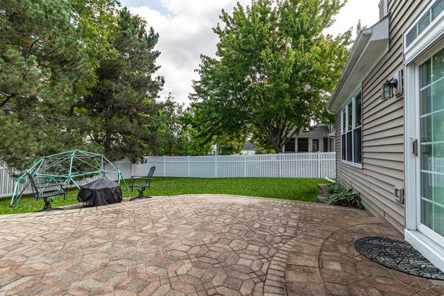 1208 Halifax Drive, Mundelein, IL 60060