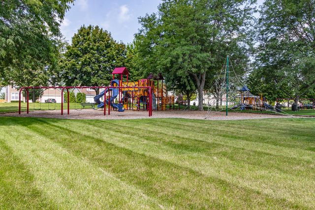1208 Halifax Drive, Mundelein, IL 60060