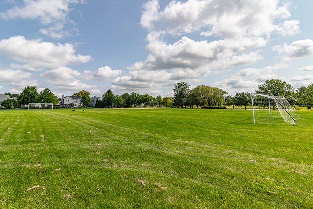 1208 Halifax Drive, Mundelein, IL 60060