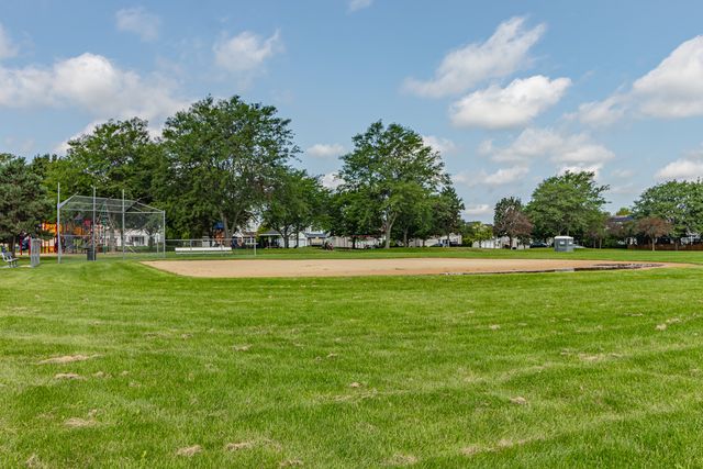 1208 Halifax Drive, Mundelein, IL 60060