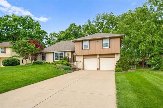 8708 Woodward Street, Overland Park, KS 66212