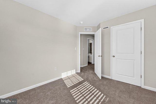 157 ESSEX DR, Sicklerville, NJ 08081