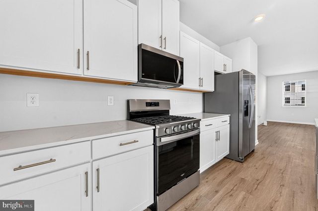 157 ESSEX DR, Sicklerville, NJ 08081