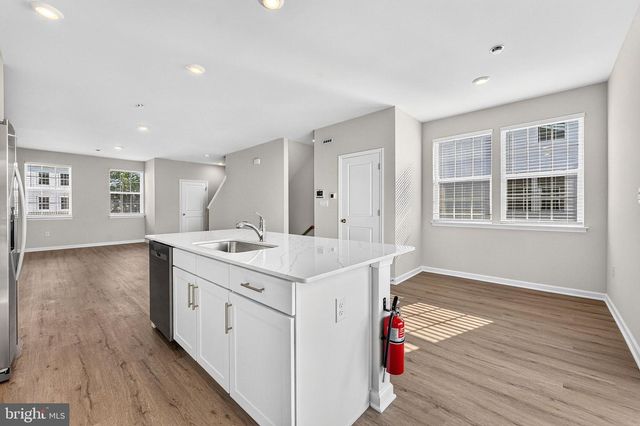 157 ESSEX DR, Sicklerville, NJ 08081