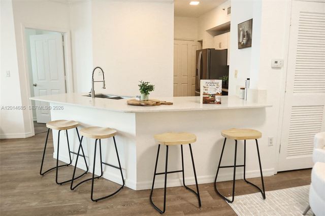 9172 Collins Ave 212, Surfside, FL 33154