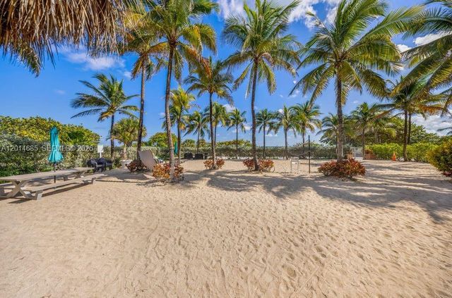 9172 Collins Ave 212, Surfside, FL 33154