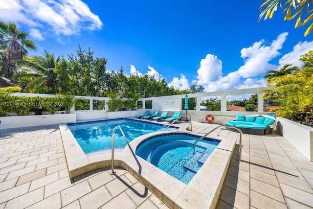 9172 Collins Ave 212, Surfside, FL 33154