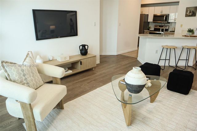 9172 Collins Ave 212, Surfside, FL 33154
