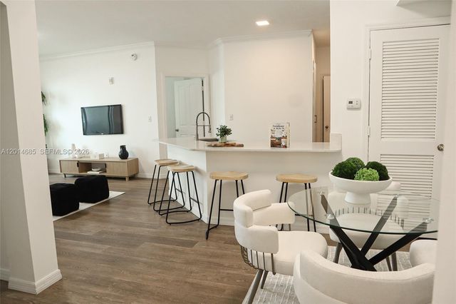 9172 Collins Ave 212, Surfside, FL 33154