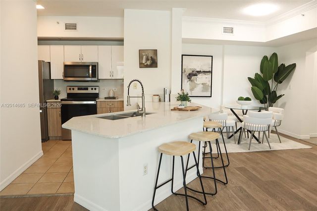 9172 Collins Ave 212, Surfside, FL 33154