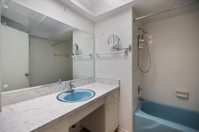 3230 VILLAGE GREEN DRIVE 1032, Sarasota, FL 34239