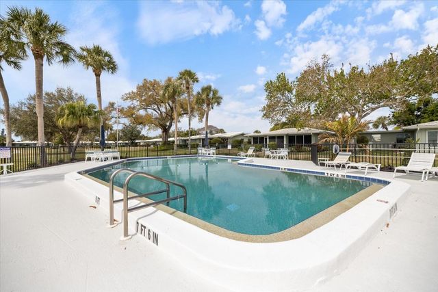 3230 VILLAGE GREEN DRIVE 1032, Sarasota, FL 34239