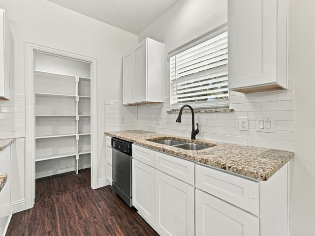 706 Port O Call Drive, Runaway Bay, TX 76426