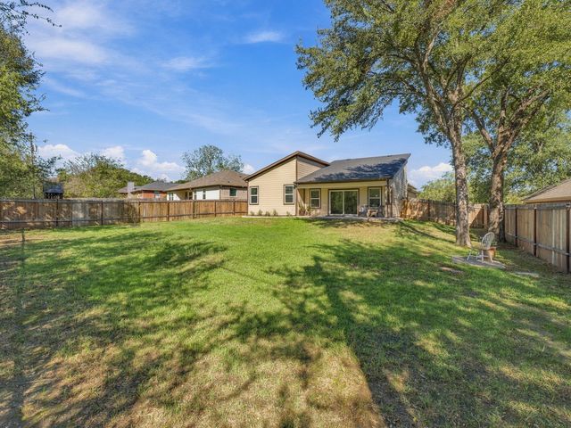 706 Port O Call Drive, Runaway Bay, TX 76426