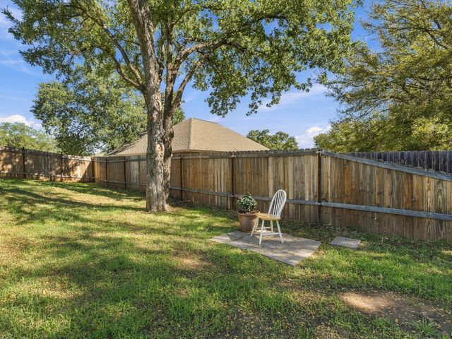 706 Port O Call Drive, Runaway Bay, TX 76426