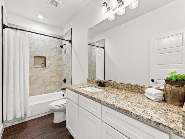 706 Port O Call Drive, Runaway Bay, TX 76426