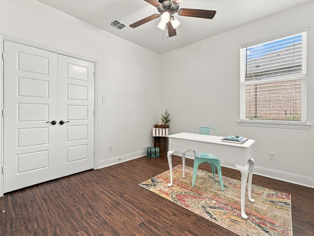 706 Port O Call Drive, Runaway Bay, TX 76426