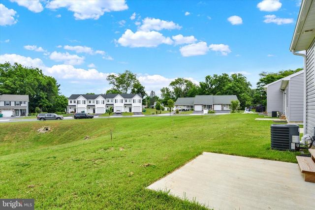 137 SABLE DR, Carlisle, PA 17013