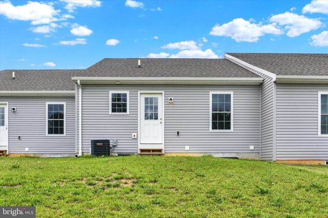 137 SABLE DR, Carlisle, PA 17013