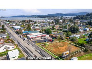 2515 BROADWAY Ave, North Bend, OR 97459