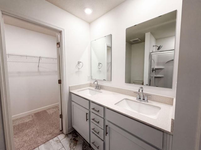 10773 Hemingway Avenue S, Cottage Grove, MN 55016